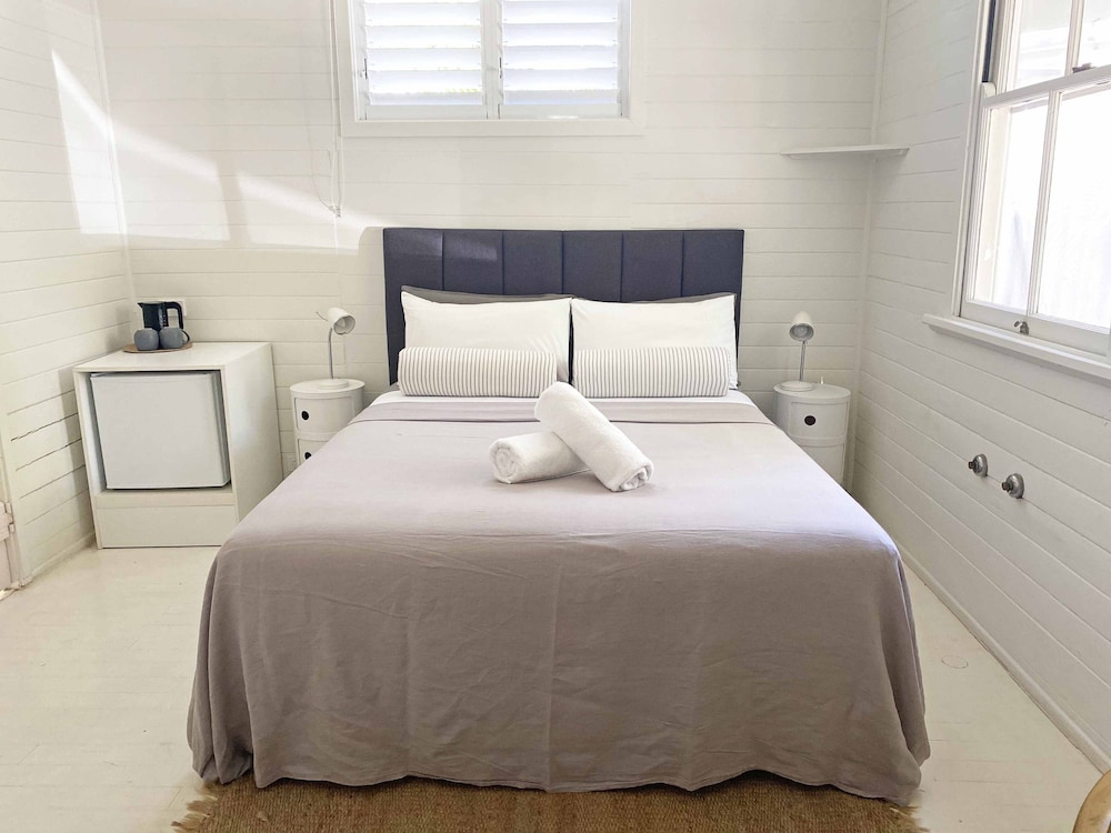 Standard Room (Queen Ensuite)