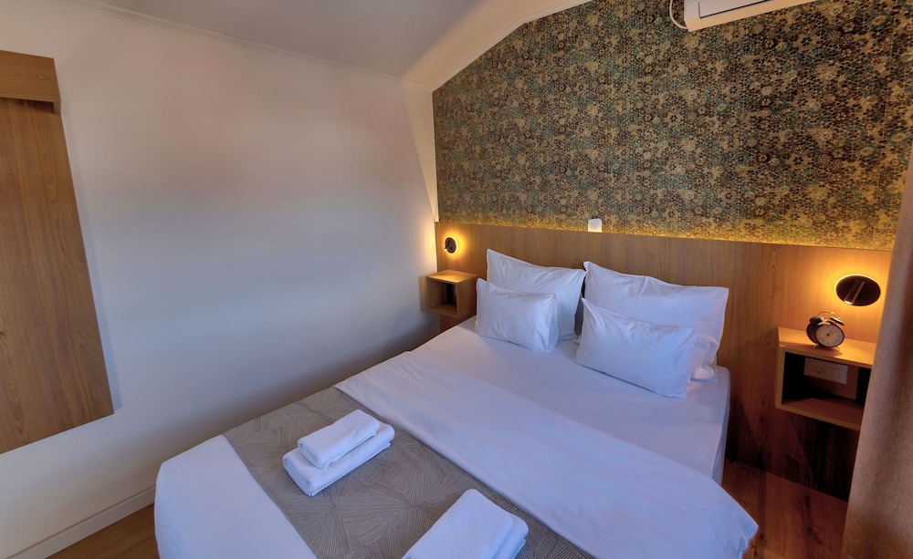 Romantic Room with OLD BRIDGE VIEW photo 3