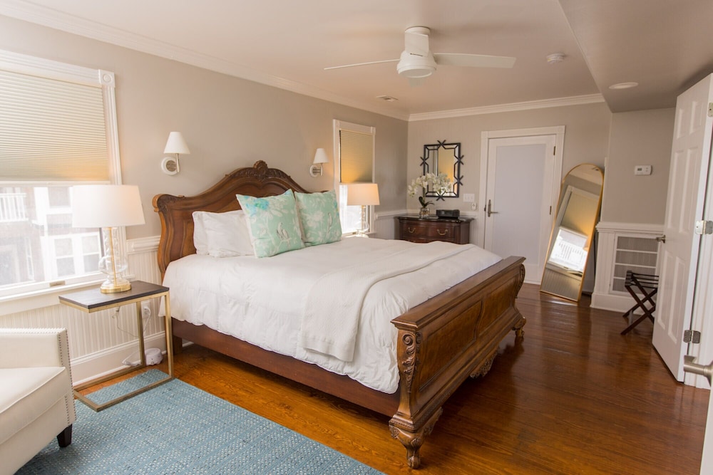 204-One Bedroom Water View Suite
