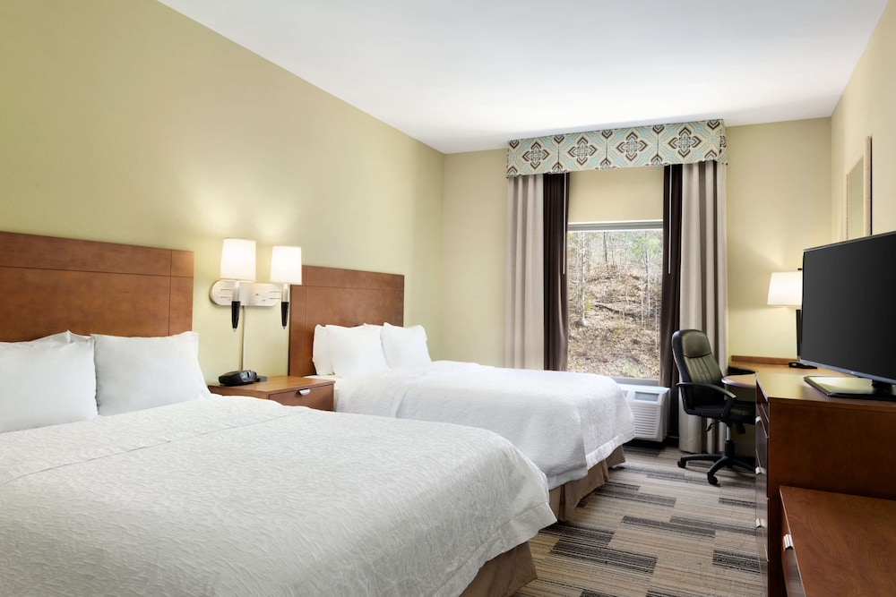 Room, 2 Queen Beds, Accessible, Bathtub (Mobility) - Photo 1