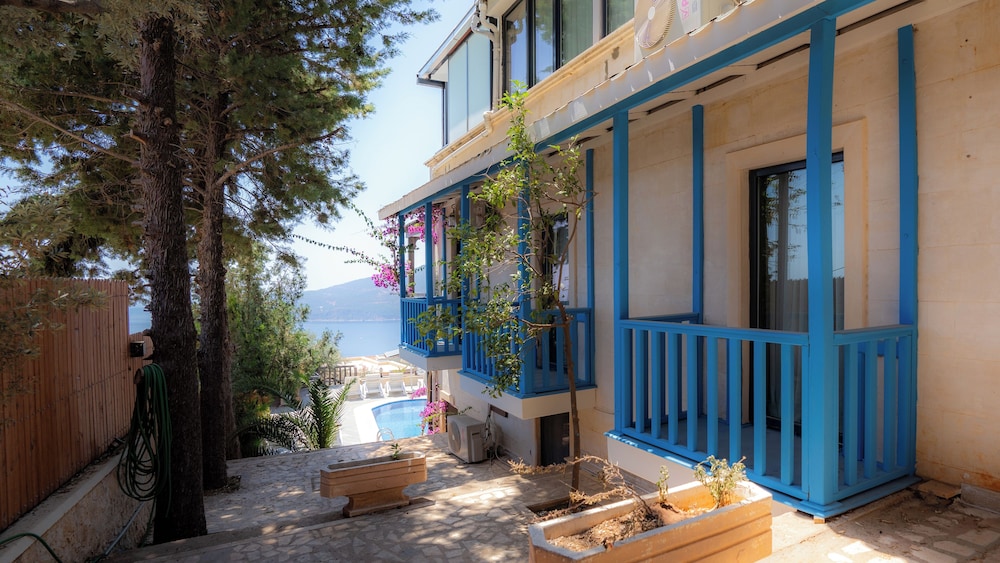 Comfort Suite, 1 Bedroom, Partial Sea View photo 2