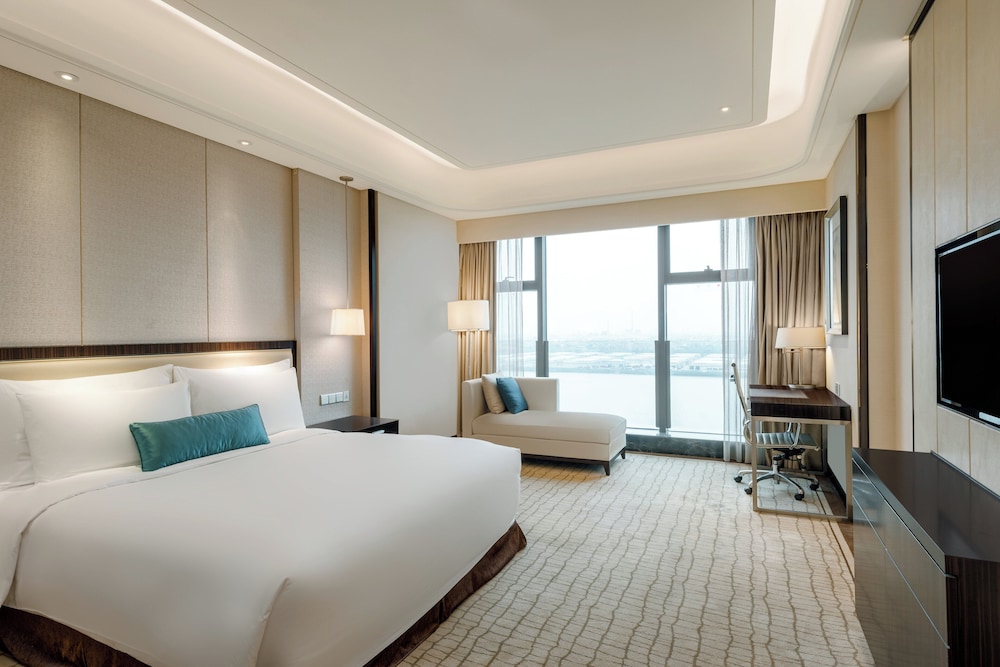 Standard Room, Business Lounge Access, River View