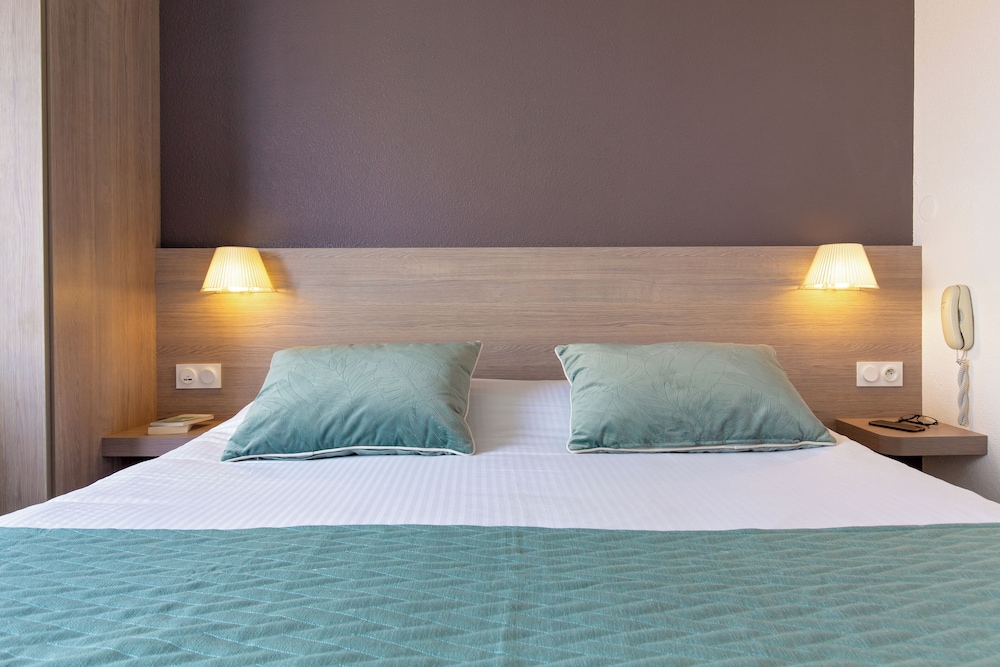 Standard Room, 2 Twin Beds, Non Smoking, Balcony - Photo 4