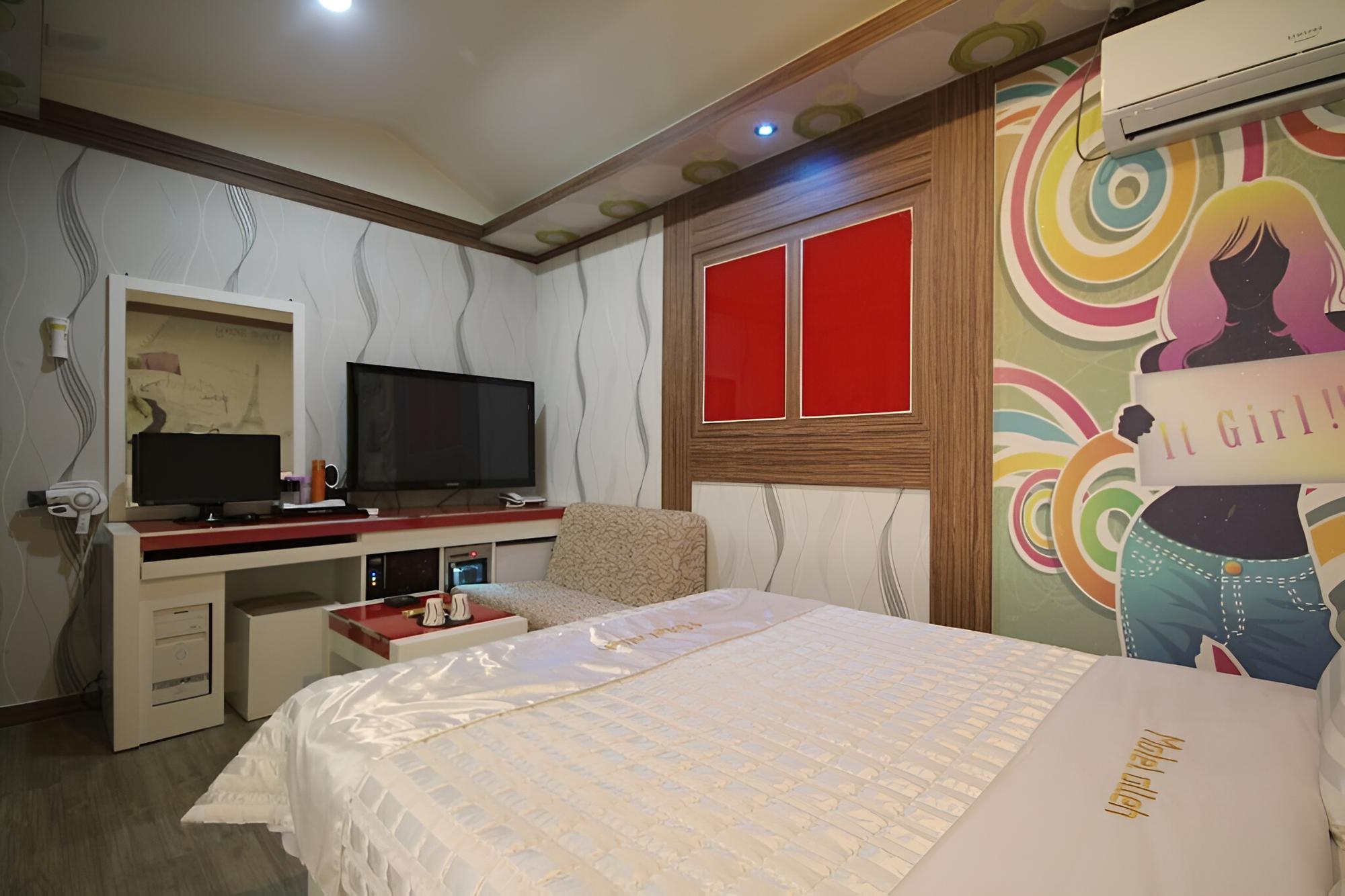 Room (Small room) photo 3