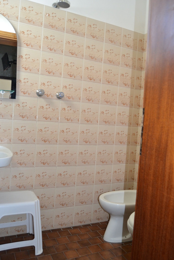 Basic Single Room photo 1