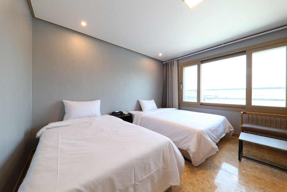 Standard Twin Room photo 1