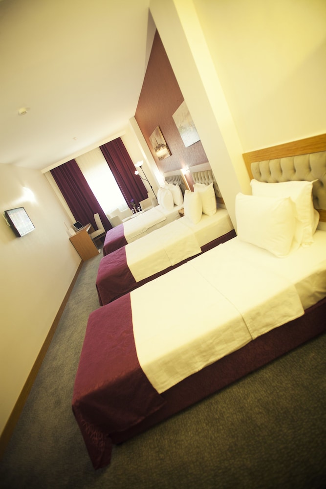 Superior Triple Room photo 2