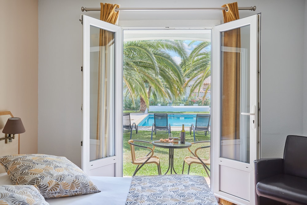 Club Triple room renovated, garden view - Photo 7