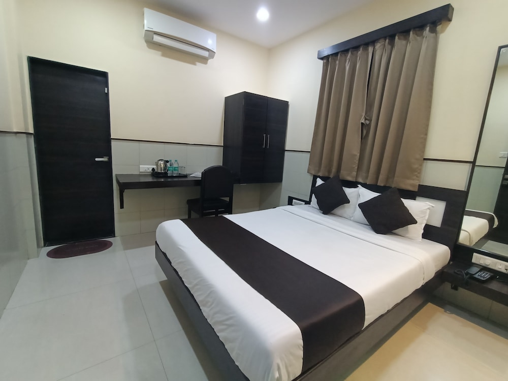 Deluxe Room - Photo 18