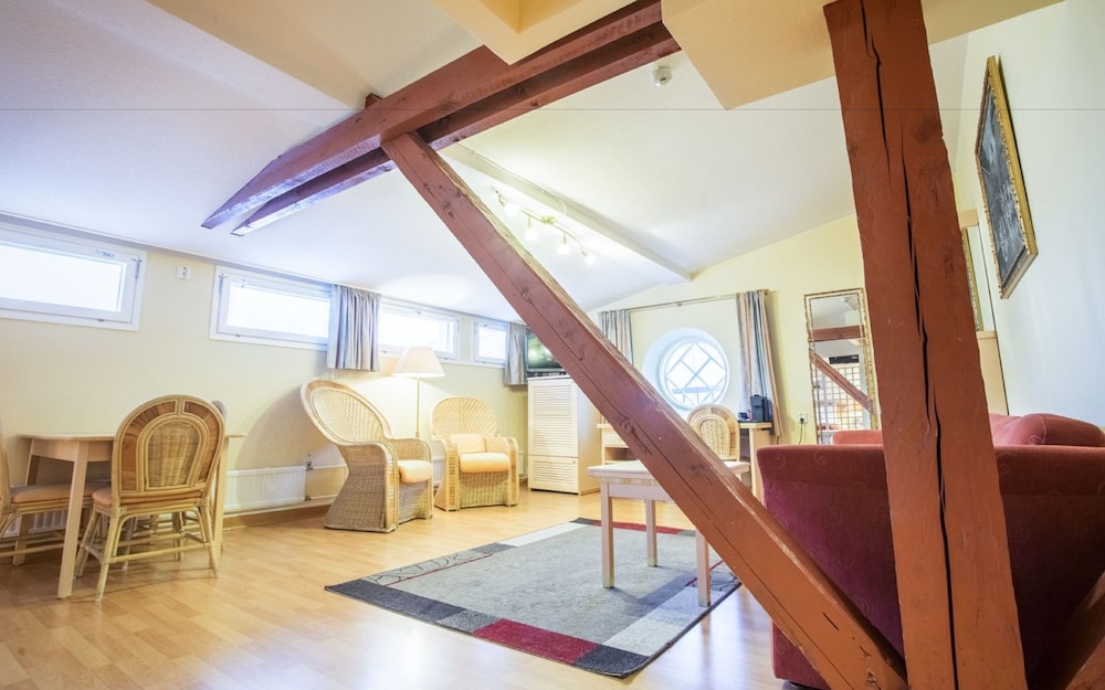 Deluxe Family Room photo 2