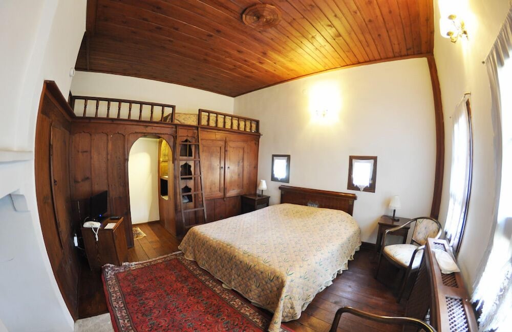 Economy Triple Room photo 1