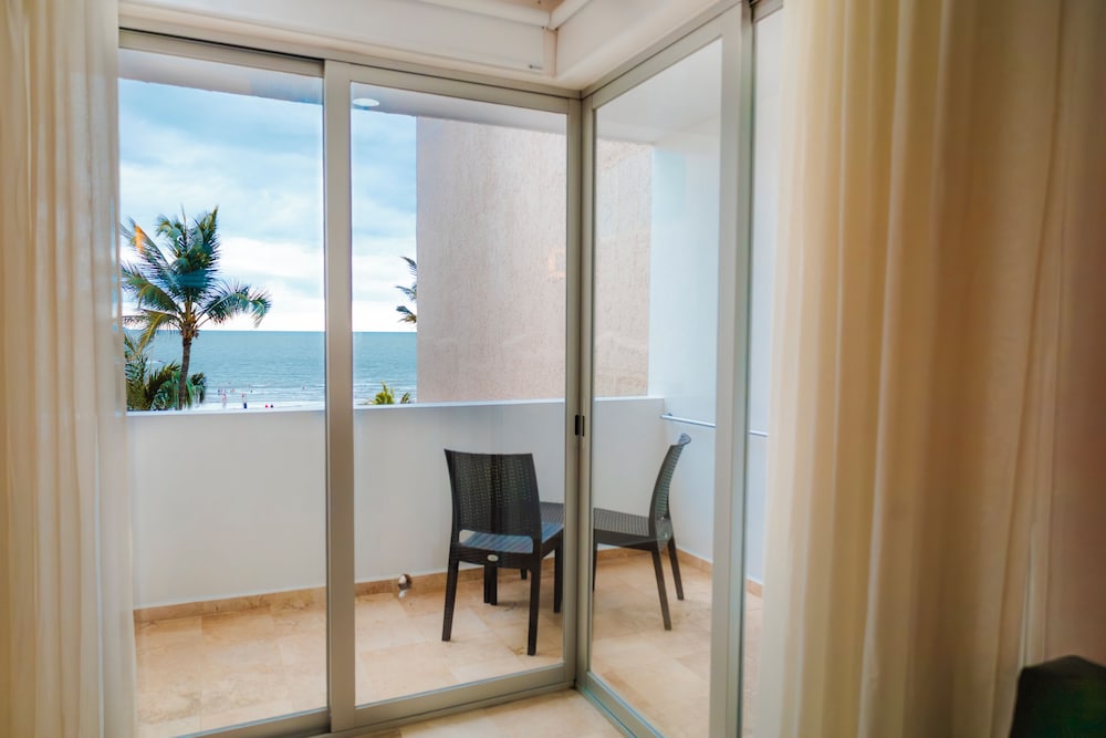 Suite, 1 Bedroom, Terrace, Sea Facing - Photo 6