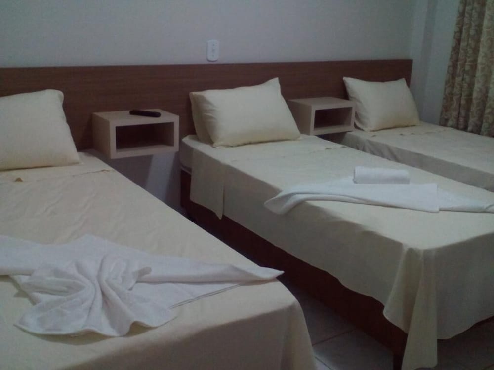 Economy Triple Room, 3 Twin Beds photo 1