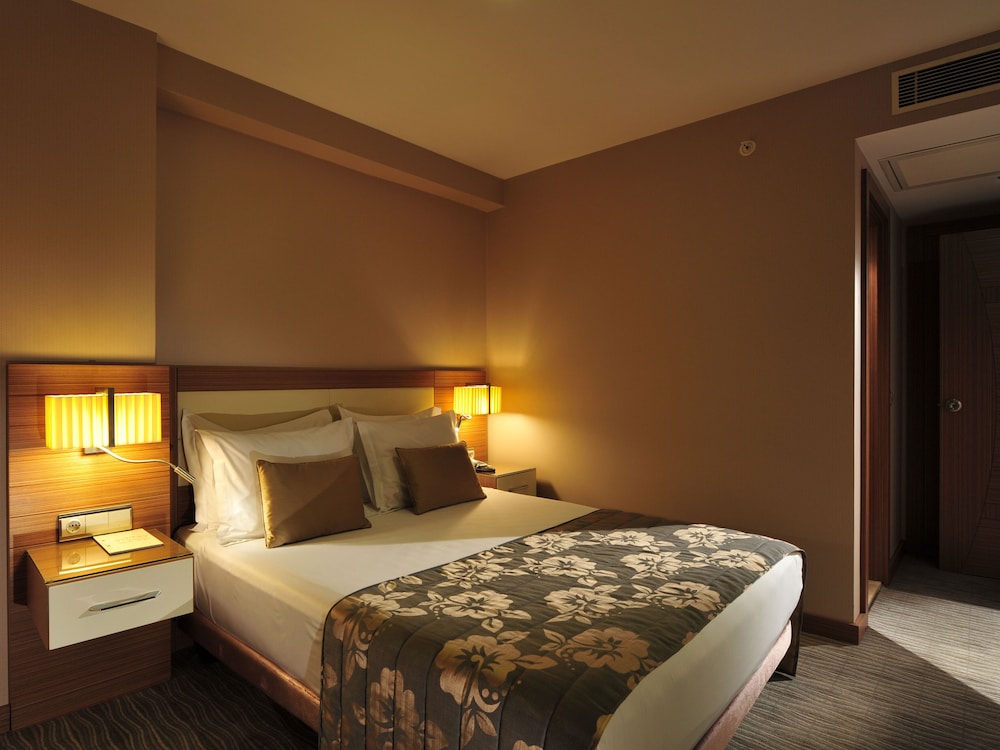 Deluxe Double or Twin Room, 1 Double or 2 Twin Beds photo 2