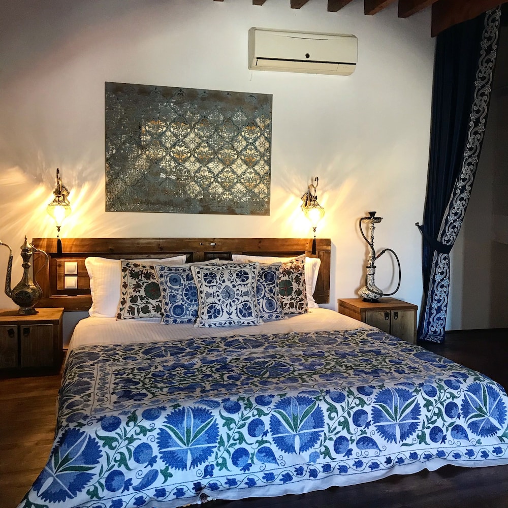 Romantic Studio Suite photo 1
