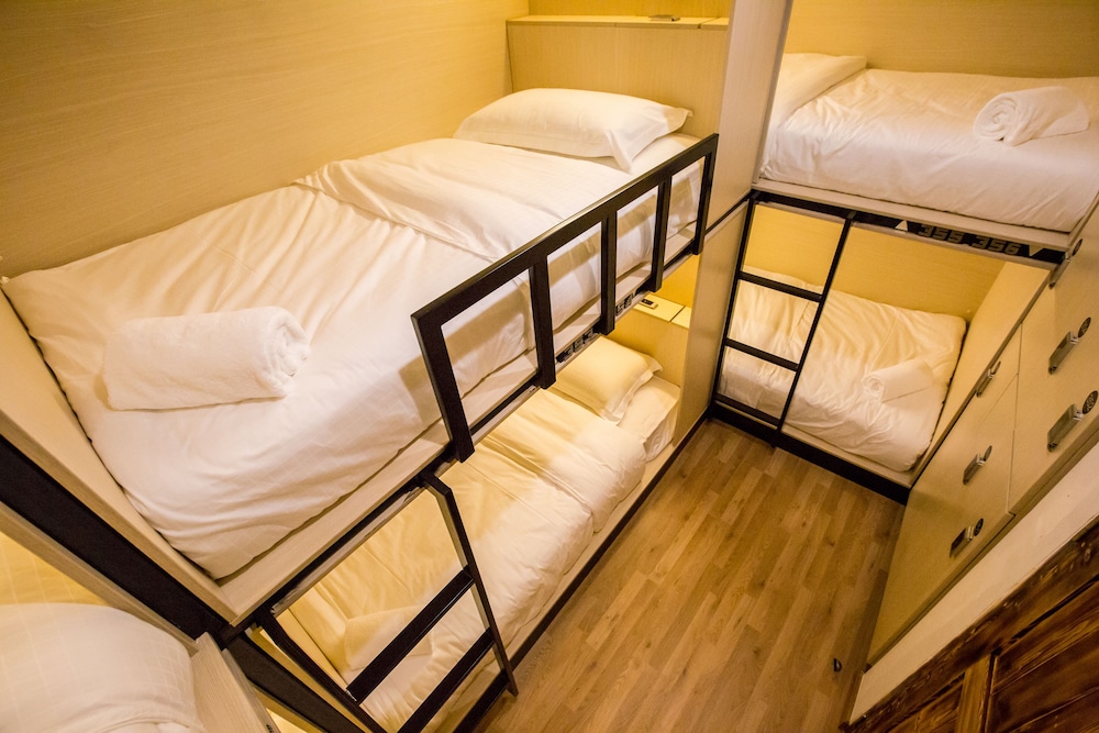 Standard Shared Dormitory, Women only, No Windows photo 3