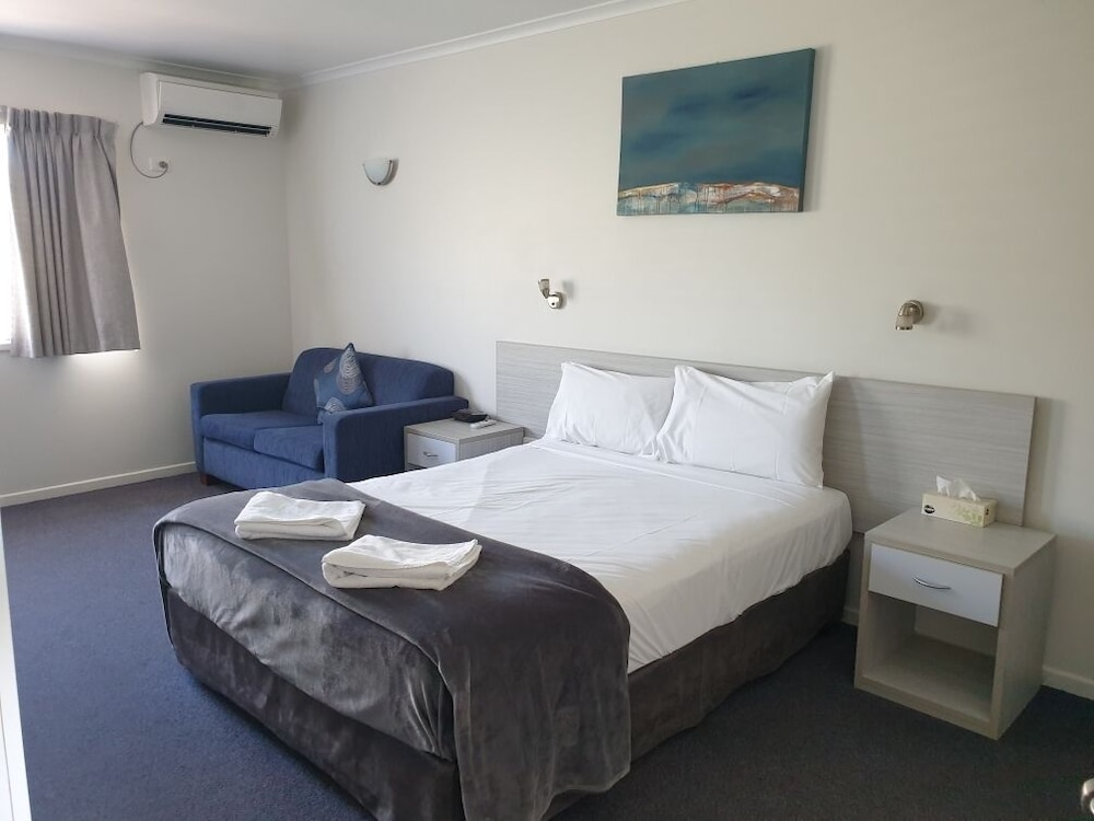 Standard Queen Room - Upstairs