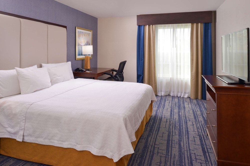 Master Suite, One King Bed, Non-Smoking - Photo 9