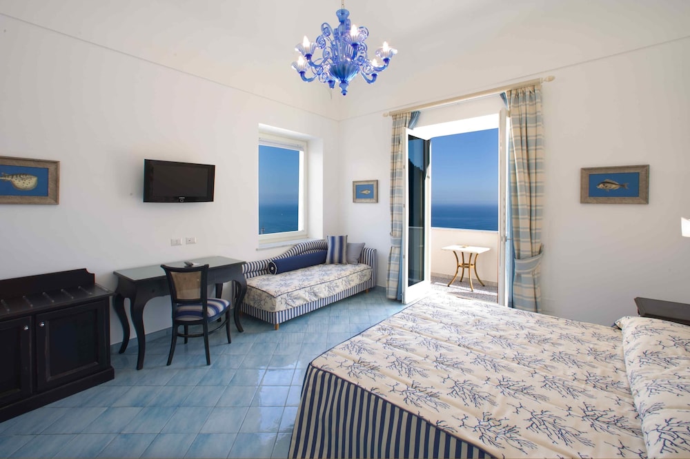 Quadruple Room, Balcony, Ocean View - Photo 2