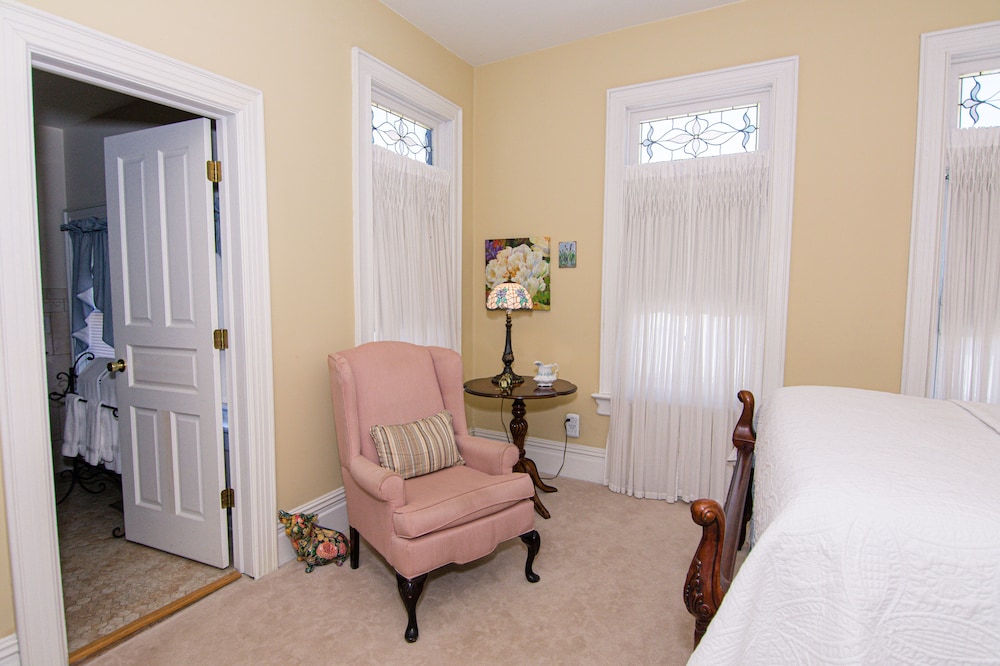 Signature Room, 1 Queen Bed, Ensuite (Queen ) photo 2
