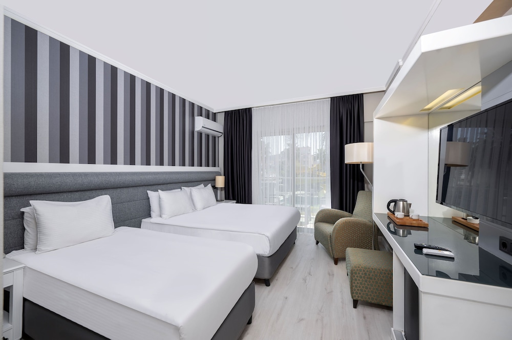 Superior Room, City View