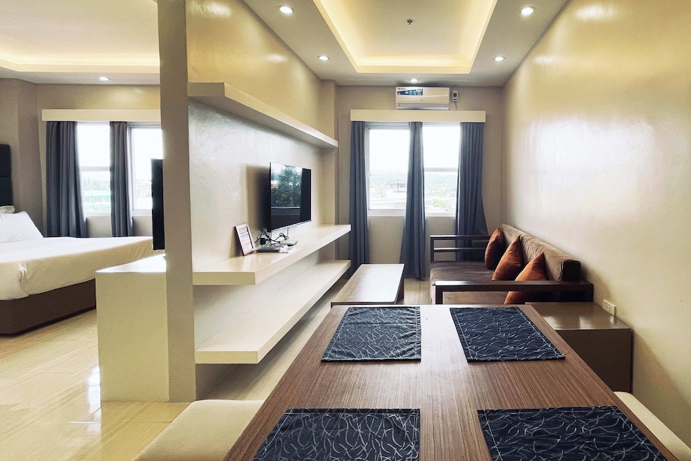 Suite Room - Photo 8