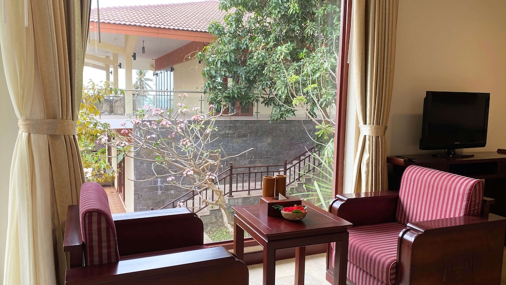 Deluxe Suite - Photo 6