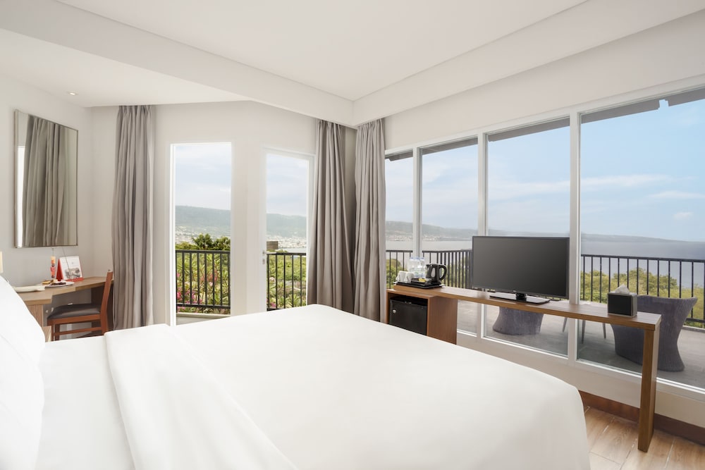 Junior Double Room, 1 Bedroom, Partial Sea View