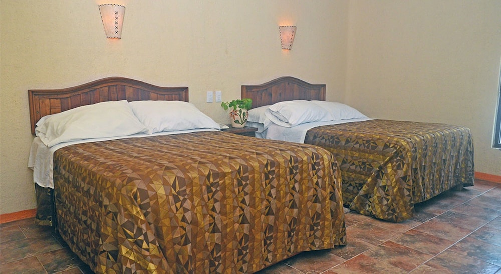 Basic Triple Room photo 1