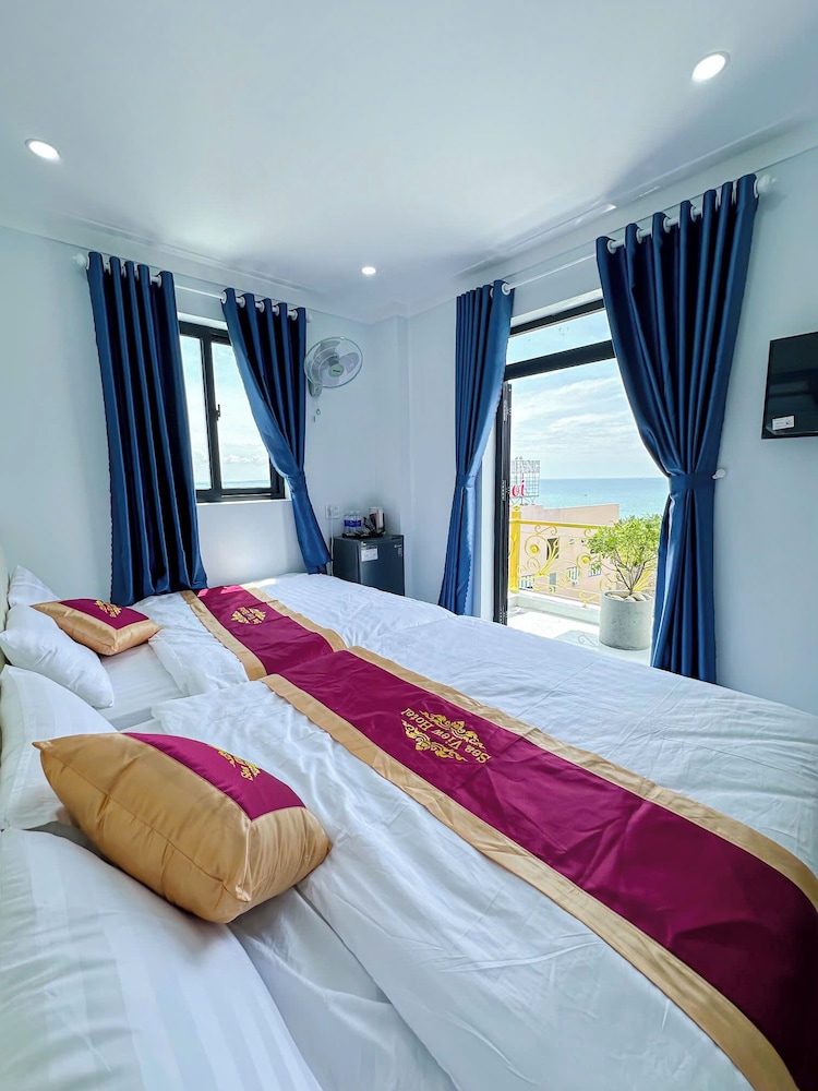 Junior Quadruple Room