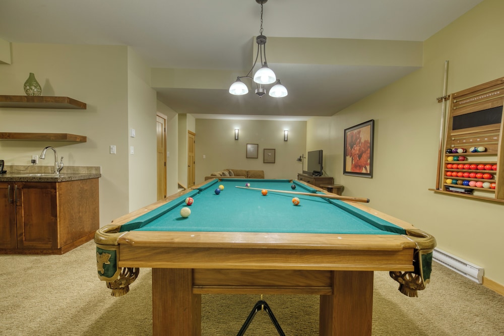 Luxury Townhome, 2 Bedrooms photo 2