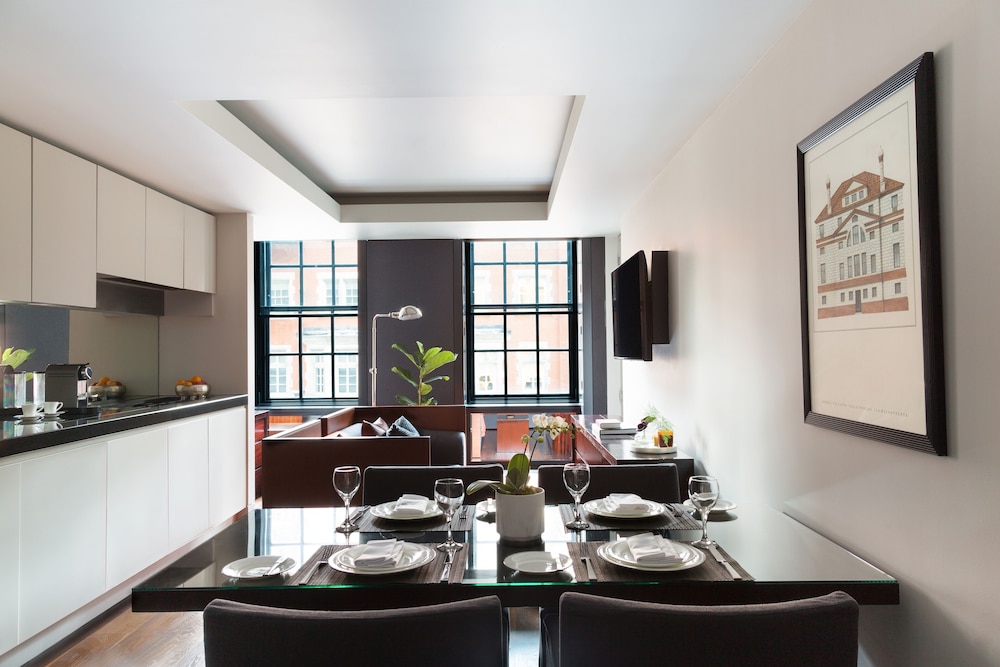 Studio Deluxe Suite photo 1