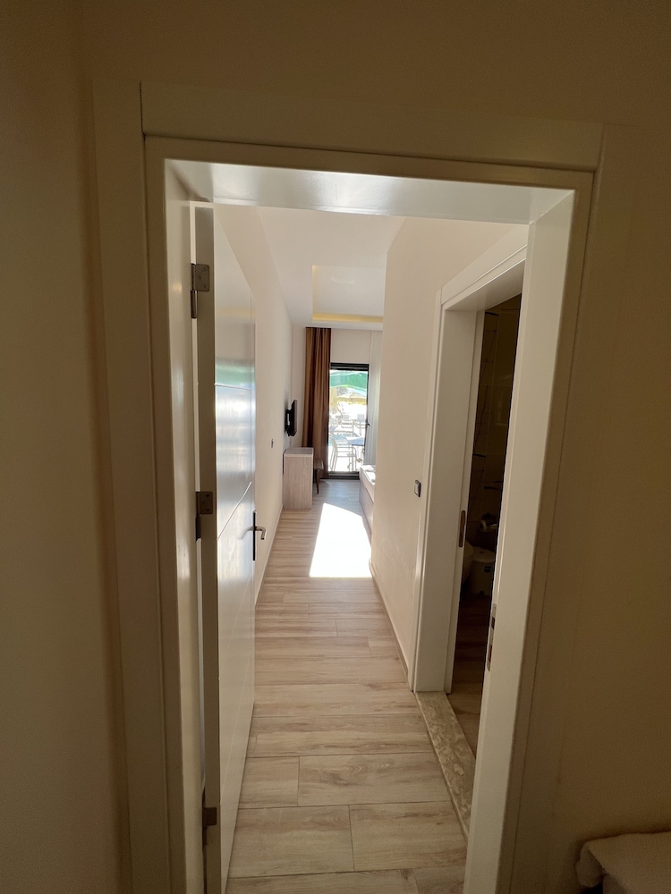 Family Room - Photo 9