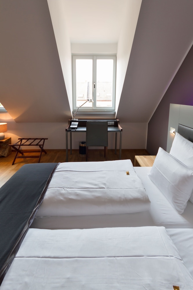 Standard Double Room - Photo 6