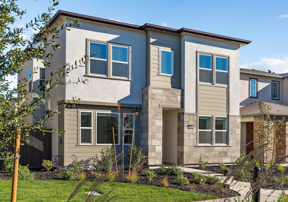 Modern 4BR Home Nr Airport DT w Fire Pit, Billede 51