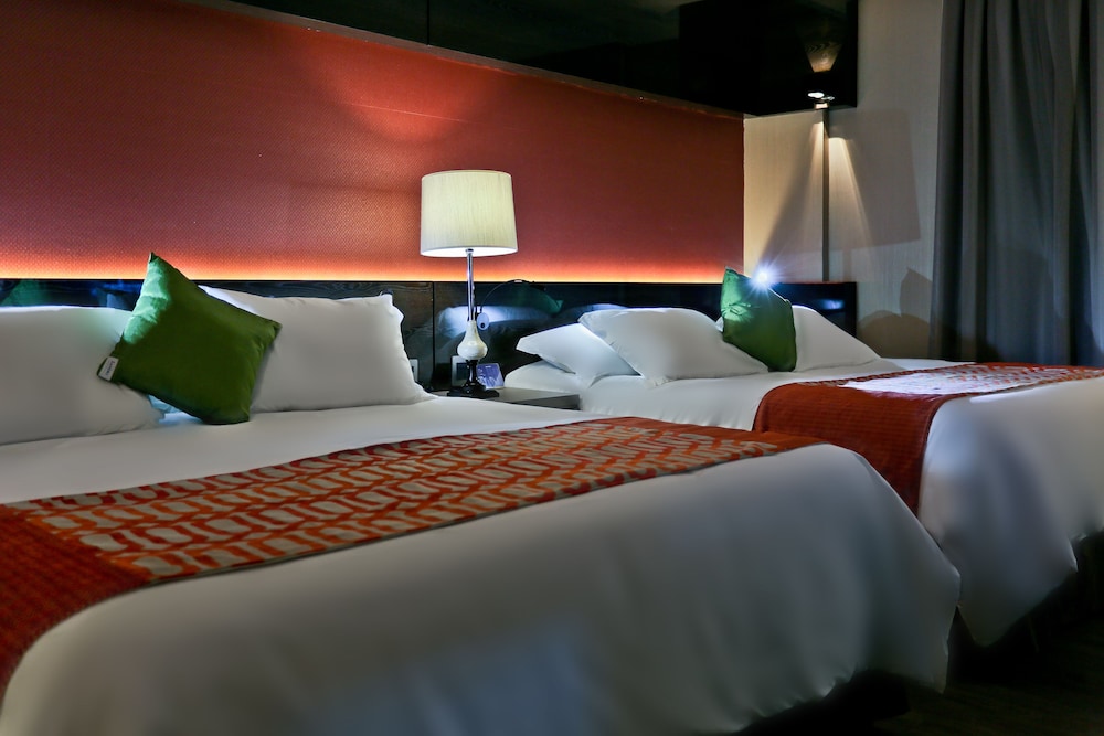 Deluxe Quadruple Room, 2 Double Beds - Photo 5