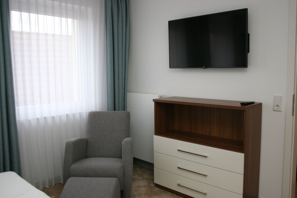 Suite, 2 Bedrooms, Non Smoking, Balcony photo 1