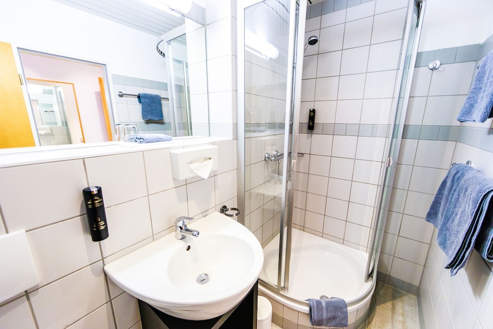 Basic Single Room, 1 Twin Bed, Non Smoking photo 3