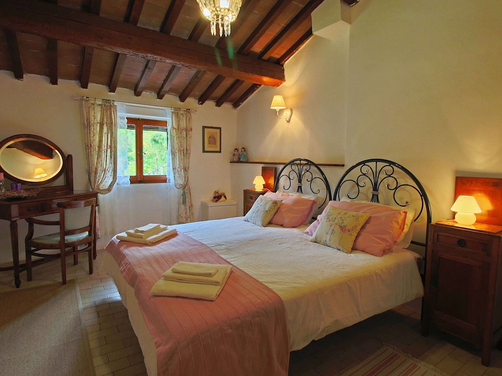 Classic Villa, 4 Bedrooms photo 1