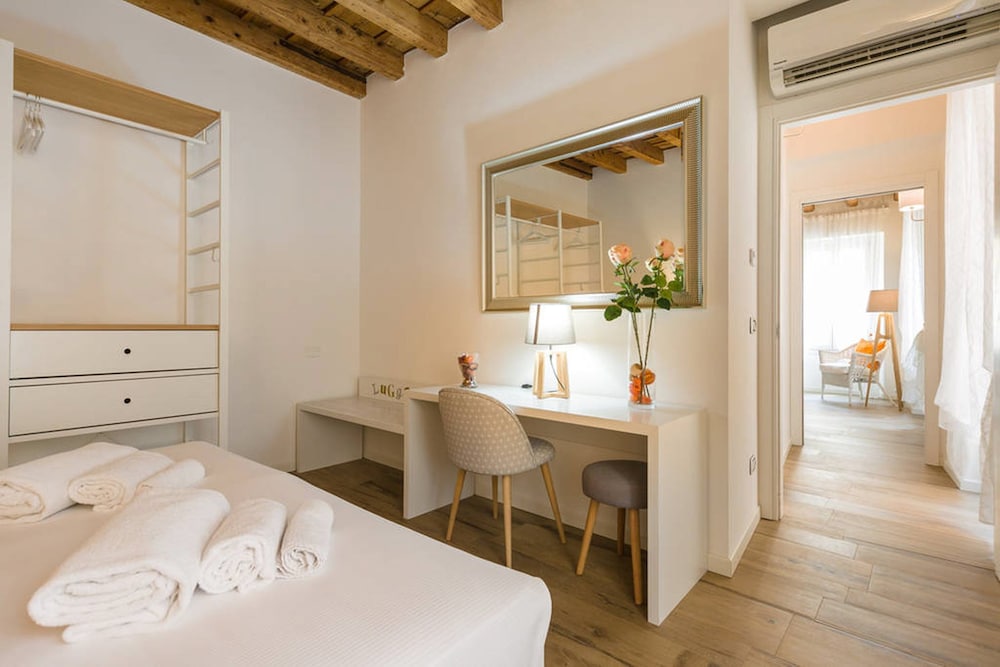 Apartment, 2 Bedrooms (Opera House - Via Frattini 2) photo 1