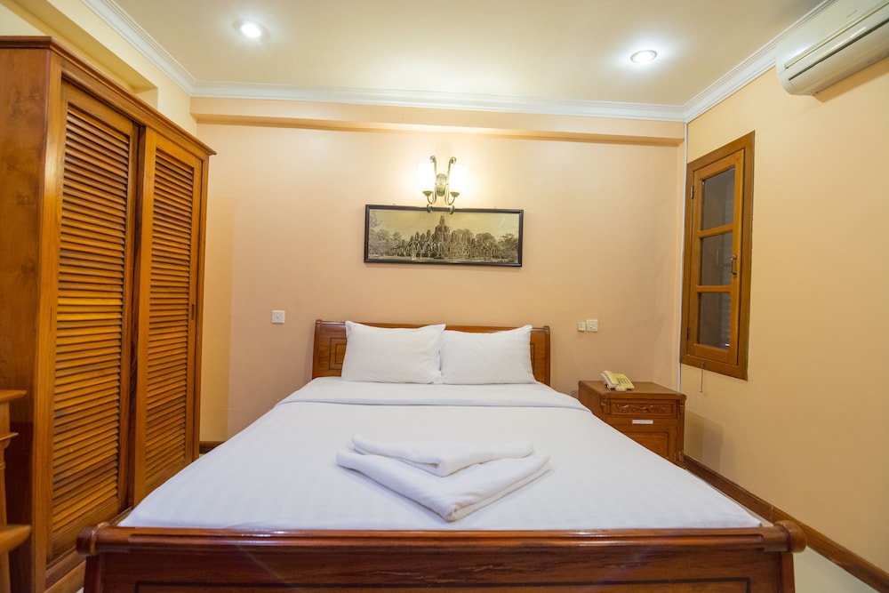 Deluxe Double Room, 1 King Bed (Free Airport Pick Up) photo 1