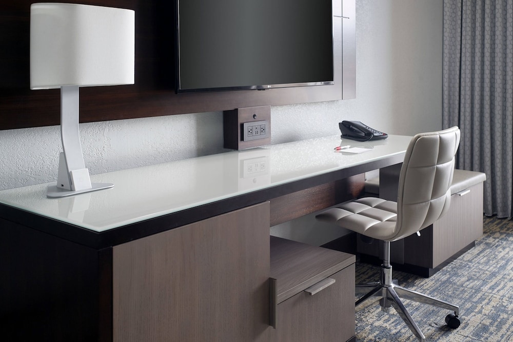 Deluxe Room, 2 Queen Beds, Lake View - Photo 4