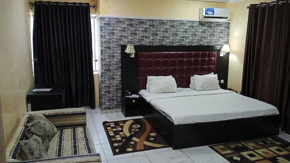 Royal Double Room, 1 Queen Bed, Non Smoking photo 1