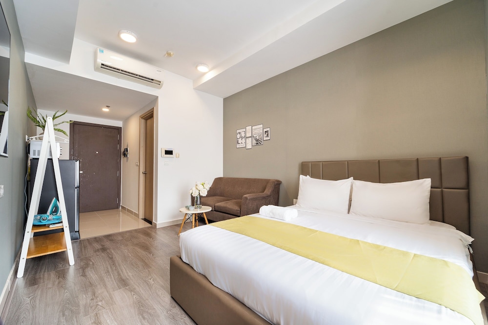 Family Studio, 1 Queen Bed with Sofa bed, River View