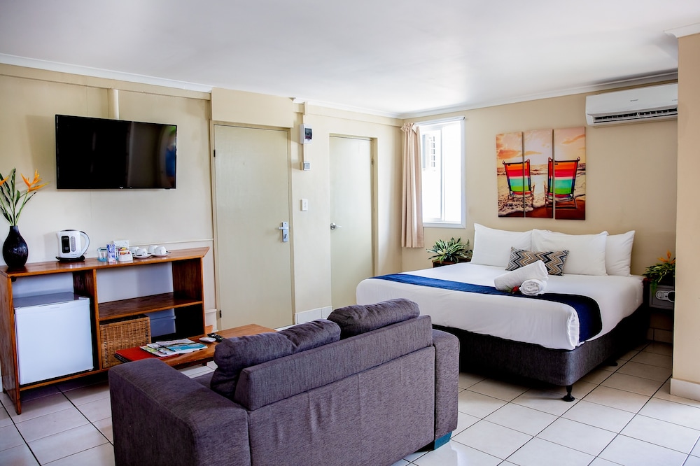 Family Room, 1 Bedroom photo 1
