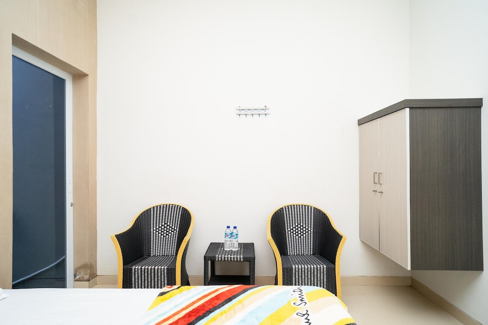 Deluxe Room - Photo 3