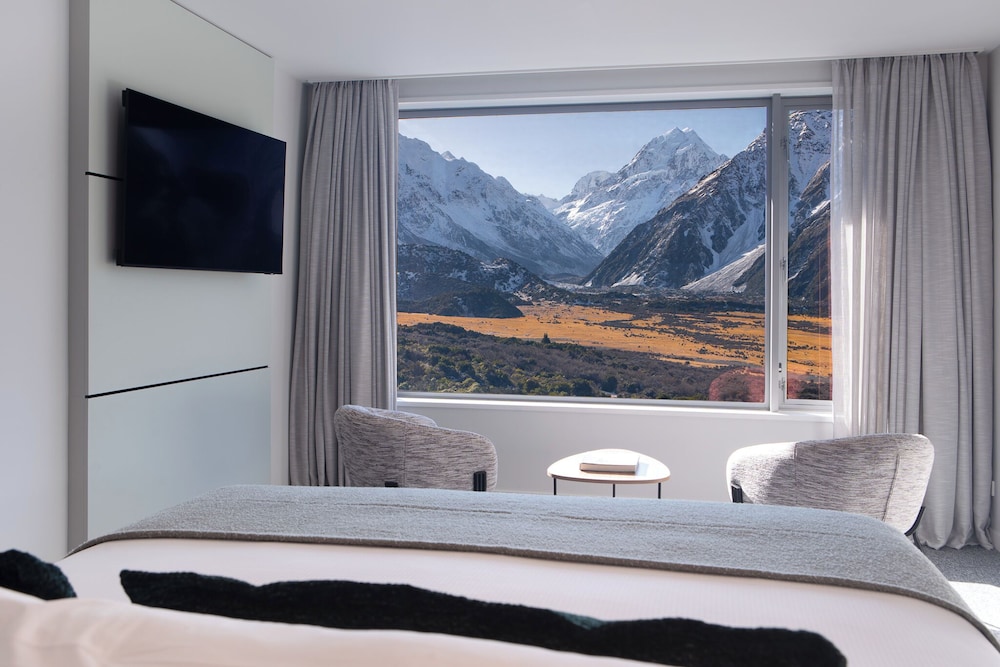 Signature Room, 1 King Bed, Mountain View photo 1