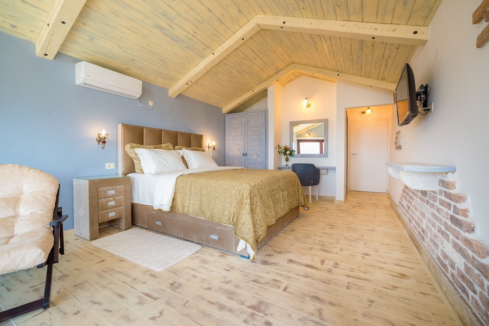 Deluxe Studio Suite photo 2