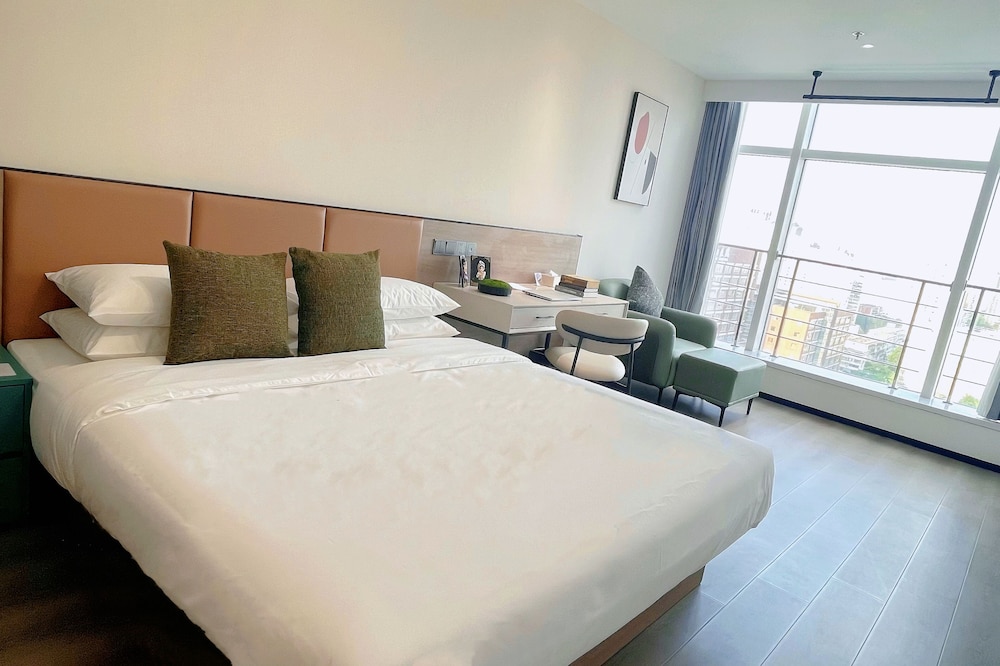Comfort Single Room, City View