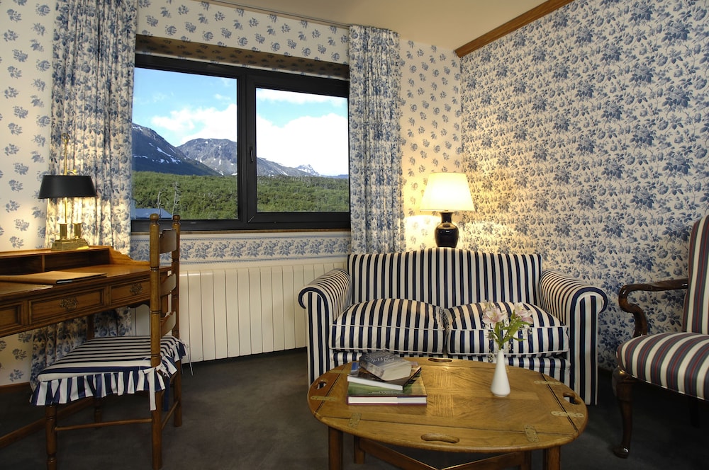 Family Room, Mountain View thumbnail 5